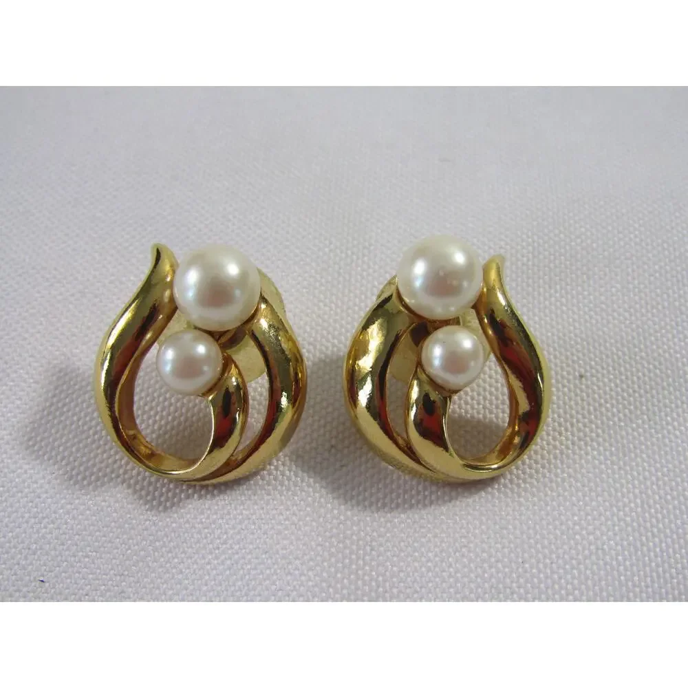 AVON Gold Tone Faux Pearl Stud Dangly Earrings 1